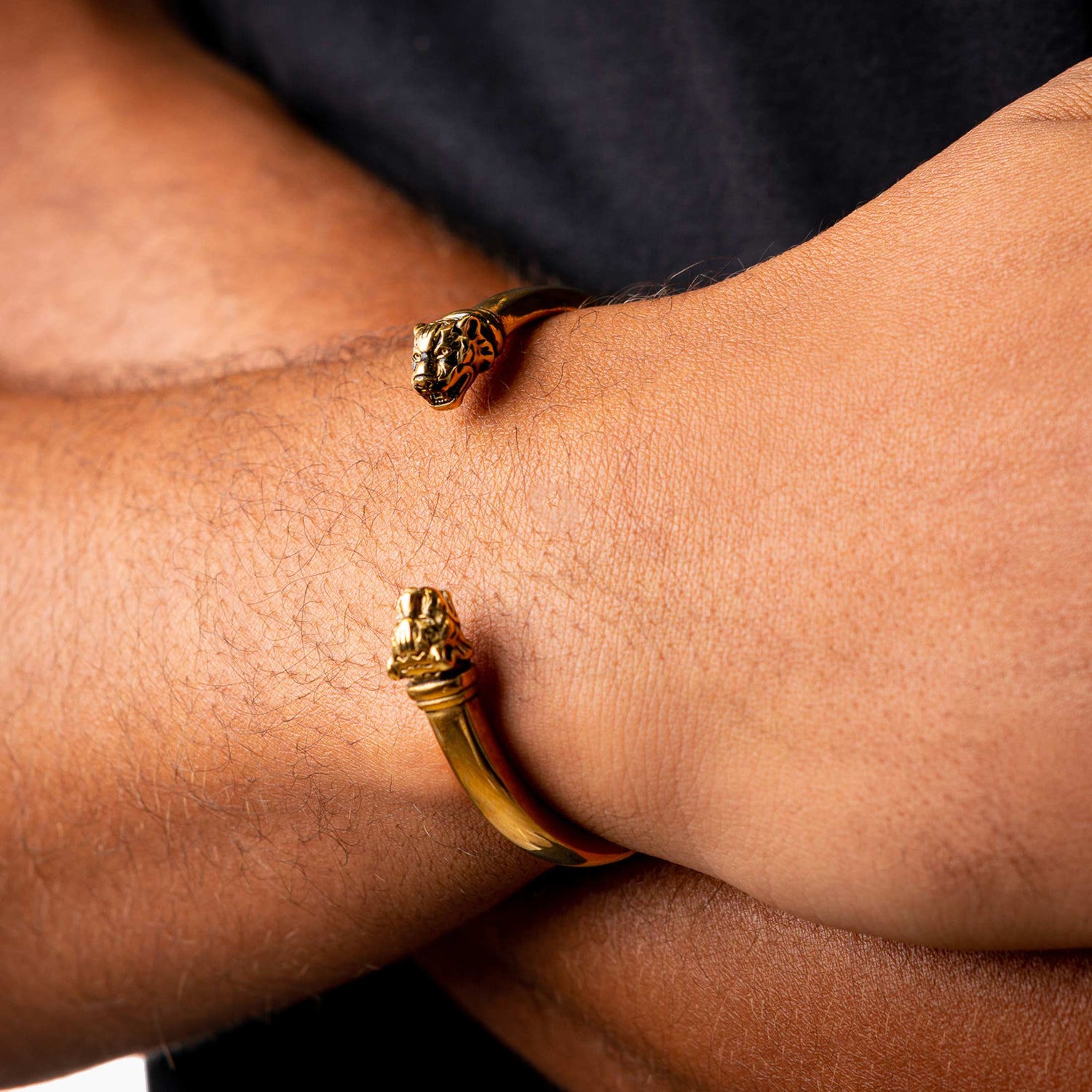 Gouden Cuff Armband met Tijgerkoppen